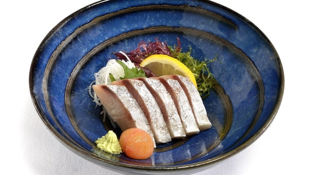 Hvordan bringer det svævende sushi smilene frem?